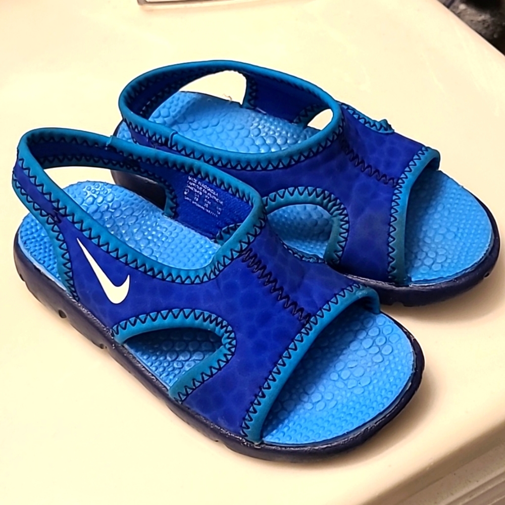 NIKE SANDALS